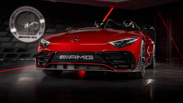 Concept Mercedes-AMG PureSpeed: expressieve concept car is voorbode van het eerste model van de Mythos-serie