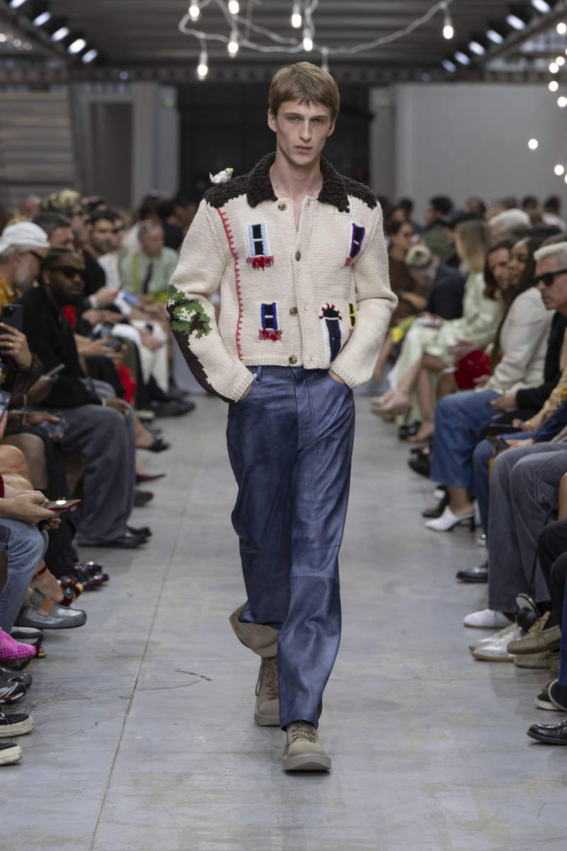 JW Anderson man lente zomer 2025 - Photo courtesy of JW Anderson