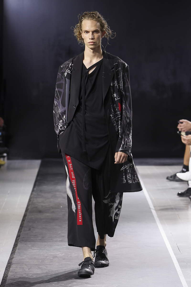 Yohji Yamamoto lente zomer 2025 - Photo courtesy of Yohji Yamamoto