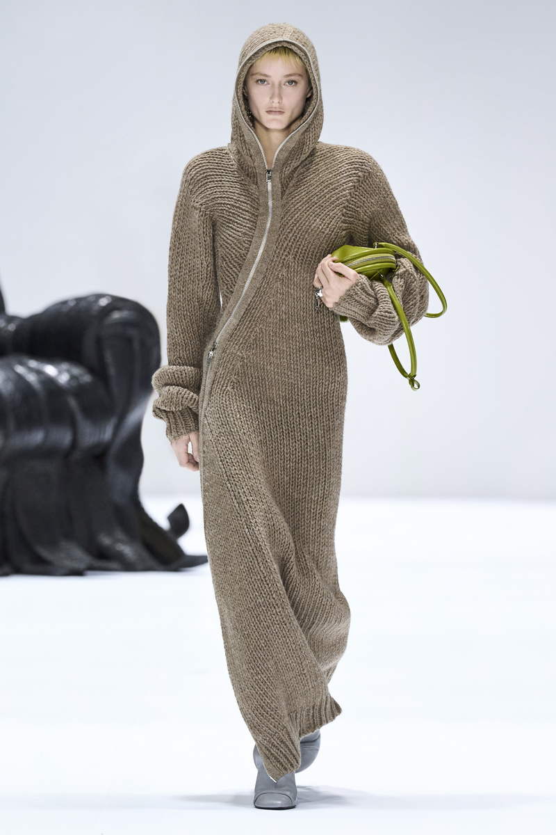 Acne Studios vrouw herfst winter 2024-2025 - Photo courtesy of Acne Studios