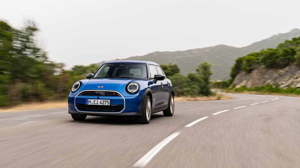 De nieuwe MINI Cooper S 5-Deurs: meer ruimte en het ultieme Go Kart Gevoel