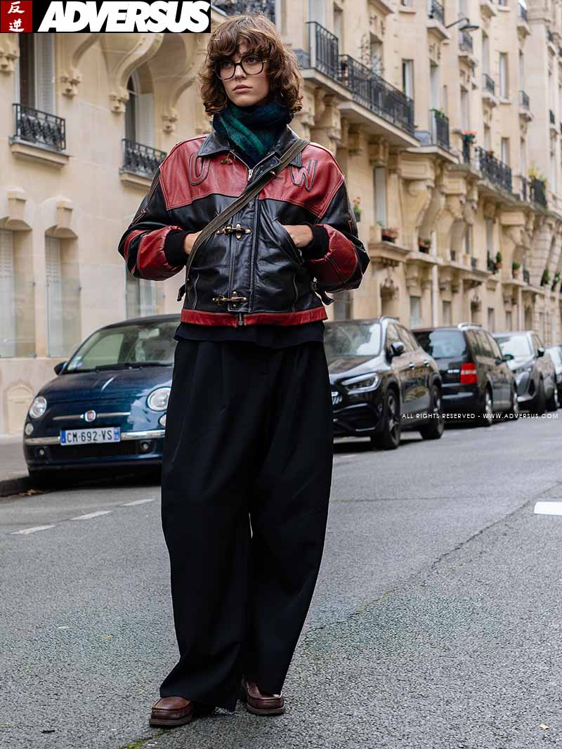 Alix Bouthors - Modellen off-duty bij de modeshow van Stella McCartney voor zomer 2025 - Photo ADVERSUS