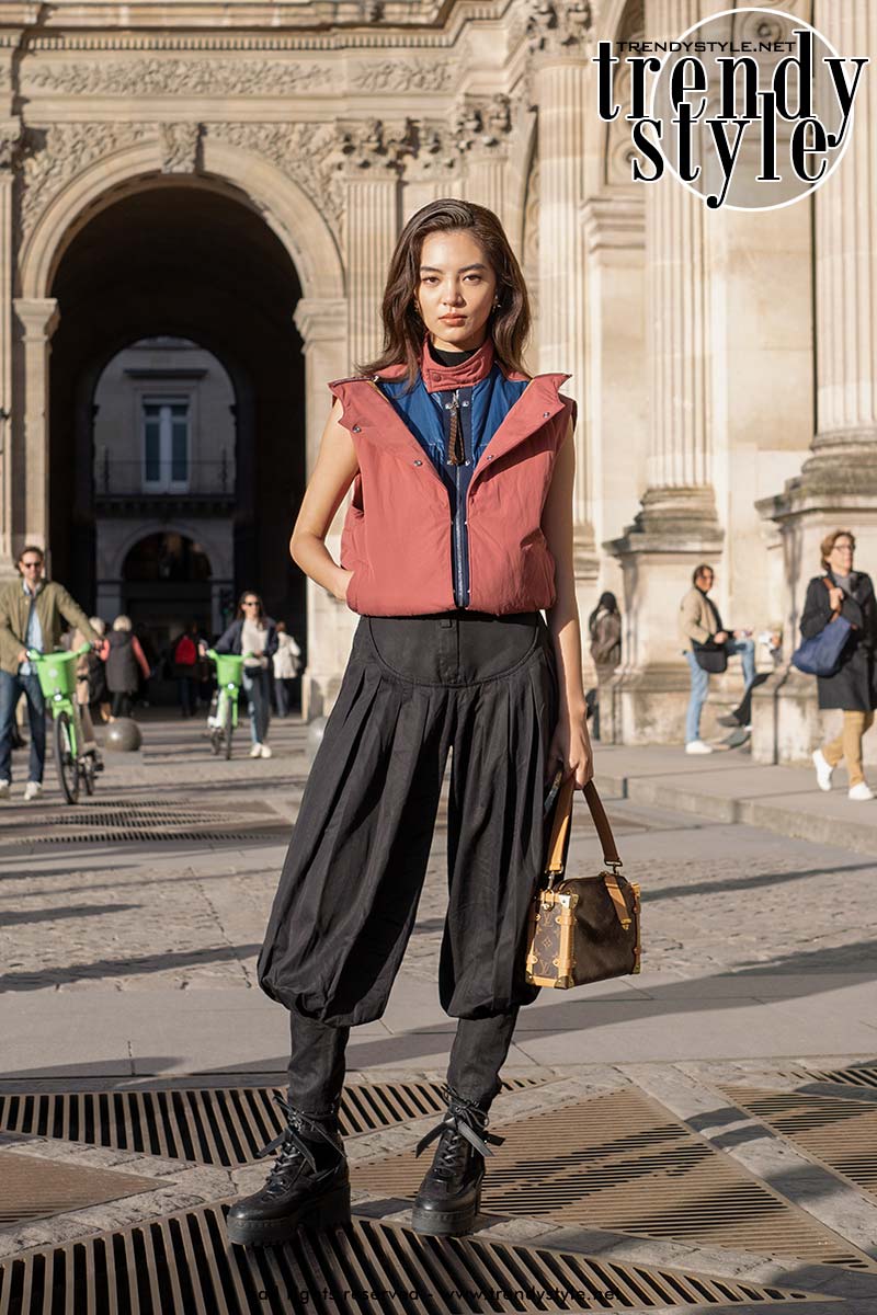 De mooiste streetstyle looks bij de modeshow van Louis Vuitton - Photo ADVERSUS