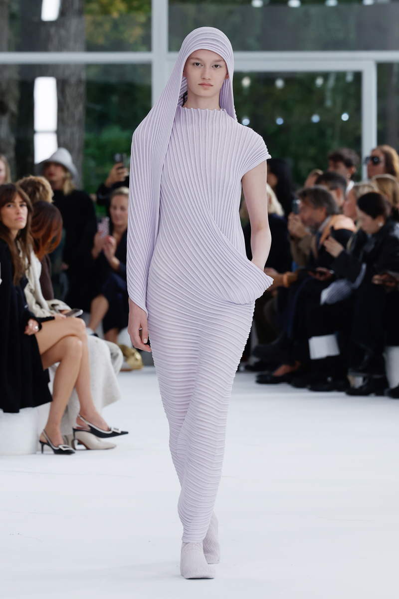 Issey Miyake lente zomer 2025 - Photo courtesy of Issey Miyake